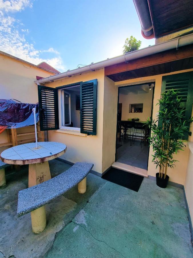 Petite Maison Au Calme Épinay-sur-Seine Exterior foto
