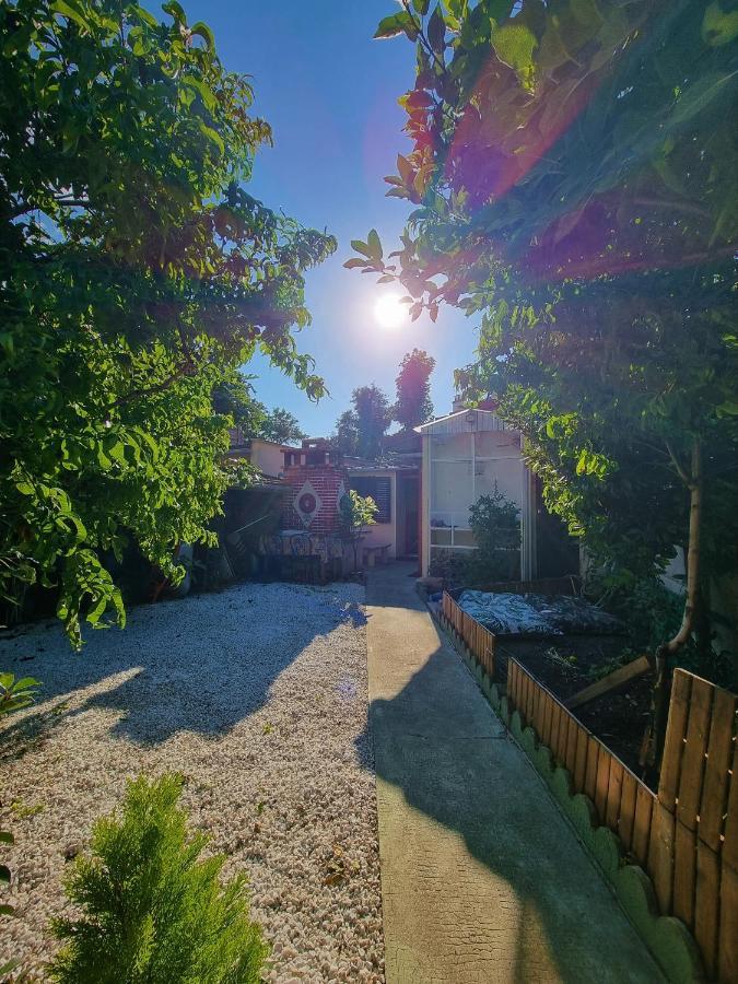 Petite Maison Au Calme Épinay-sur-Seine Exterior foto